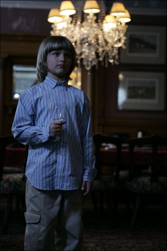 The moment before Sammy (Benny Duskin) drops crystal glass